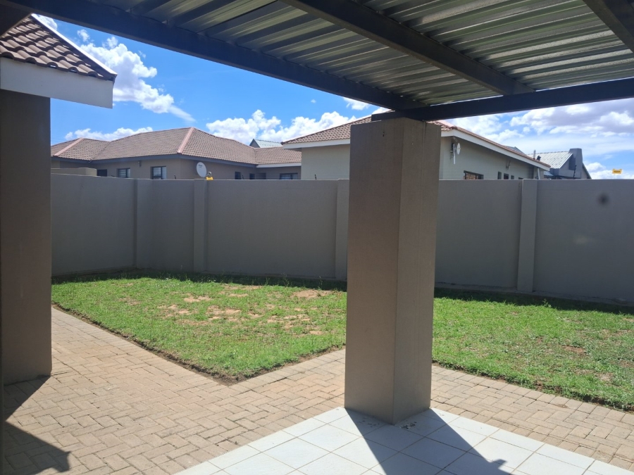 To Let 3 Bedroom Property for Rent in Hillside Free State